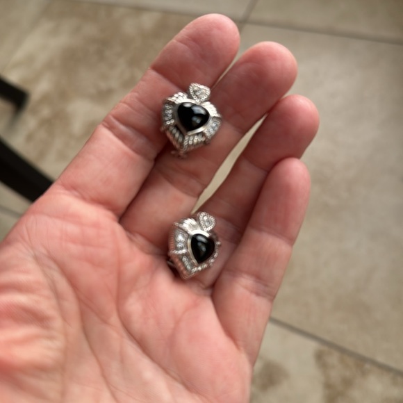 Judith ripka SS and Onyx earrings - Picture 8 of 9